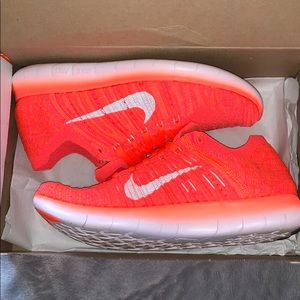 WMNS Nike Free Run Flyknit